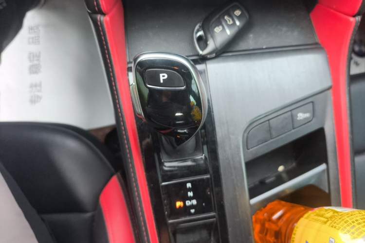 Used MG 6 2020 1.5T Automatic Trophy Luxury Edition Gear Lever