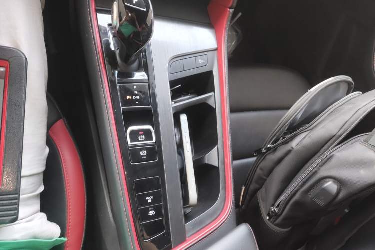 Used MG 6 2020 1.5T Automatic Trophy Luxury Edition Gear Lever