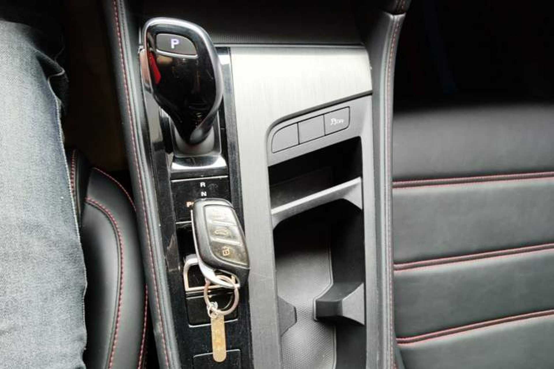 Used MG 6 2020 1.5T Automatic Trendsetting Luxury Edition Gear Lever