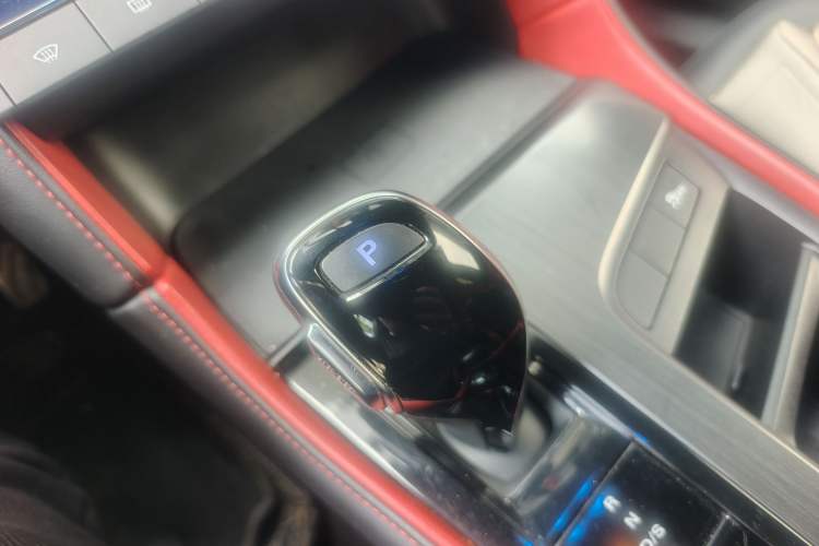 Used MG 6 2020 1.5T Automatic Trophy Luxury Edition Gear Lever