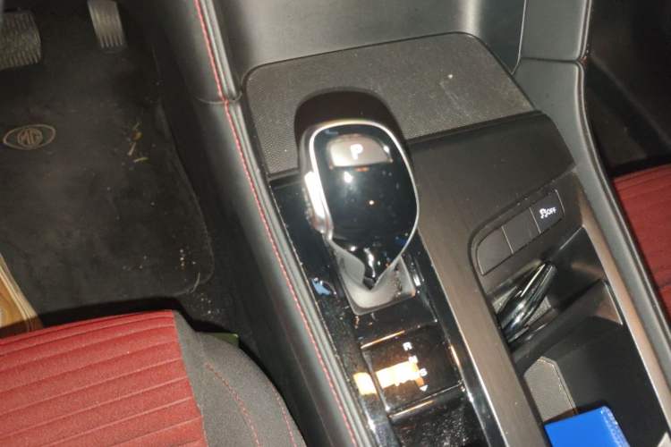 Used MG 6 2020 1.5T Automatic Lingchao Fashion Edition Gear Lever