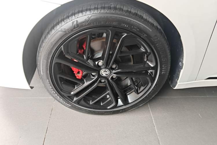 Used MG 6 2020 1.5T Automatic Trophy Flagship Edition Left Front Wheel Hub