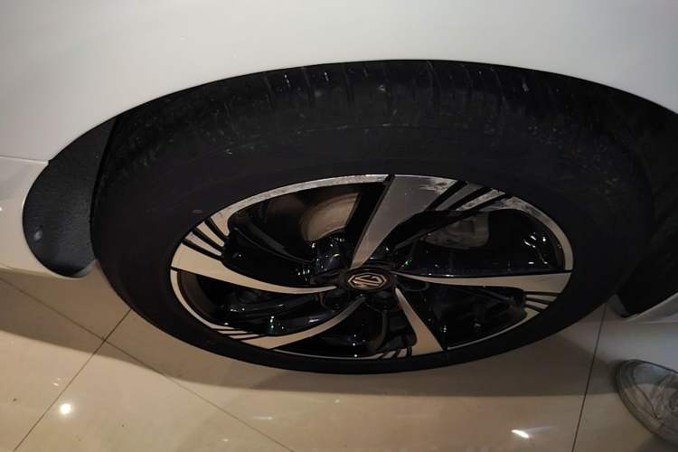 Used MG 6 2020 1.5T Automatic Trendsetting Luxury Edition Right Rear Wheel Hub
