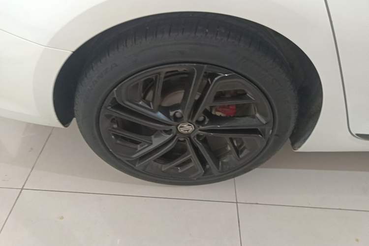 Used MG 6 2020 1.5T Automatic Trophy Flagship Edition Right Rear Wheel Hub