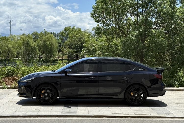 Used MG 6 2021 Pro 1.5T Automatic Trophy Luxury Edition Exterior 3