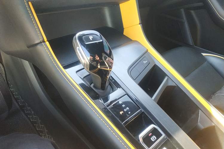 Used MG 6 2021 Pro 1.5T Automatic Trophy Luxury Edition Gear Lever
