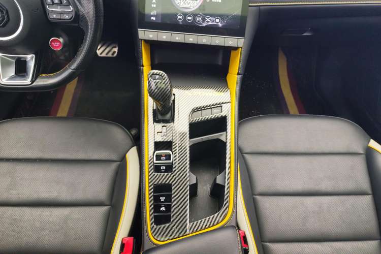 Used MG 6 2021 Pro 1.5T Automatic Trophy Luxury Edition Gear Lever
