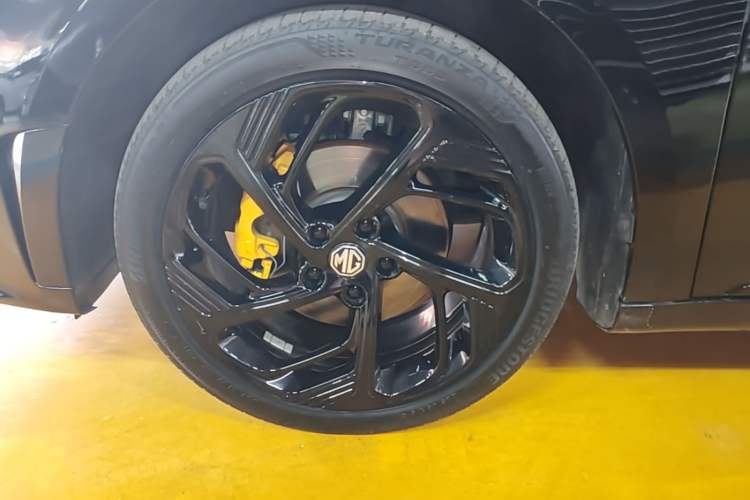 Used MG 6 2021 Pro 1.5T Automatic Trophy Flagship Edition Left Front Wheel Hub