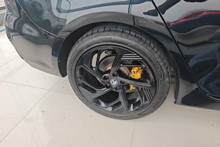 Used MG 6 2021 Pro 1.5T Automatic Trophy Flagship Edition Right Rear Wheel Hub