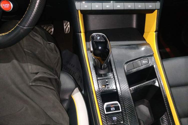 Used MG 6 2021 Pro 1.5T Automatic Trophy Luxury Edition Gear Lever