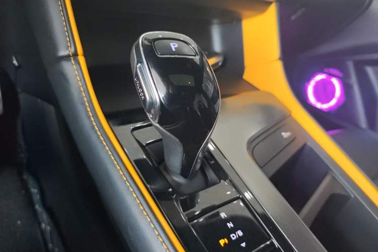 Used MG 6 2021 Pro 1.5T Automatic Trophy Luxury Edition Gear Lever