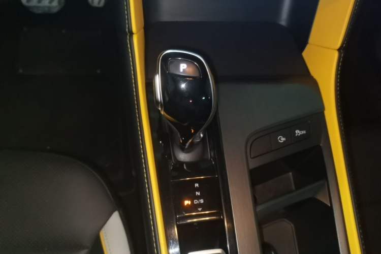 Used MG 6 2021 Pro 1.5T Automatic Trophy Flagship Edition Gear Lever