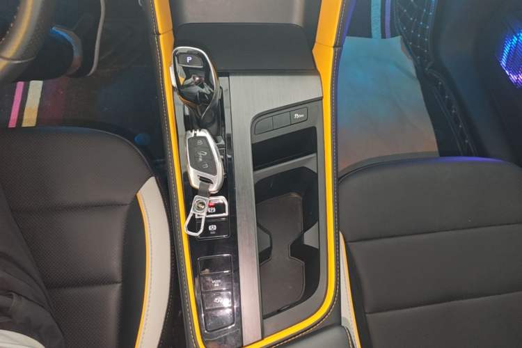 Used MG 6 2021 Pro 1.5T Automatic Trophy Luxury Edition Gear Lever