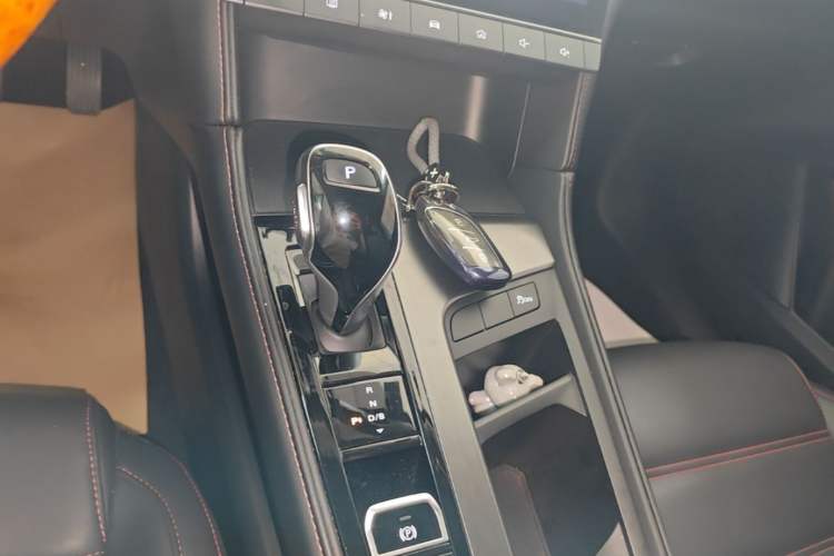 Used MG 6 2021 1.5T Automatic Lingchao Edition Gear Lever
