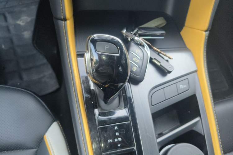 Used MG 6 2021 Pro 1.5T Automatic Trophy Luxury Edition Gear Lever