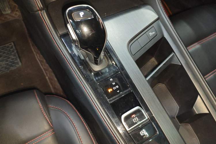 Used MG 6 2021 1.5T Automatic Lingchao Edition Gear Lever