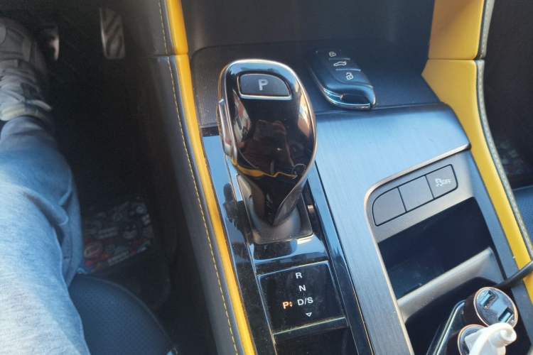 Used MG 6 2021 Pro 1.5T Automatic Trophy Luxury Edition Gear Lever