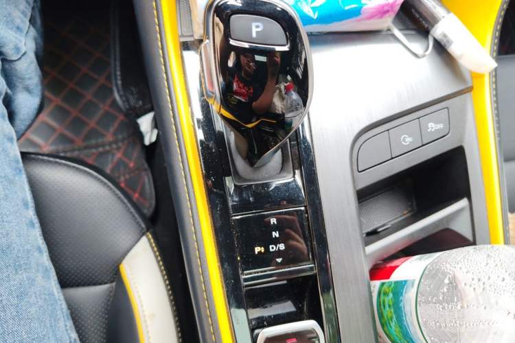 Used MG 6 2021 Pro 1.5T Automatic Trophy Luxury Edition Gear Lever