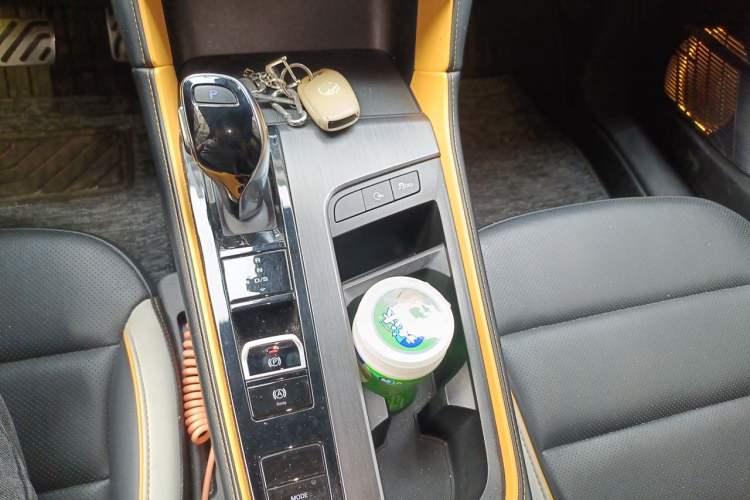 Used MG 6 2021 Pro 1.5T Automatic Trophy Flagship Edition Gear Lever