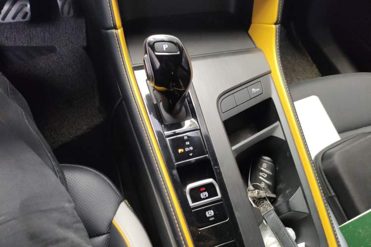 Used MG 6 2021 Pro 1.5T Automatic Trophy Luxury Edition Gear Lever