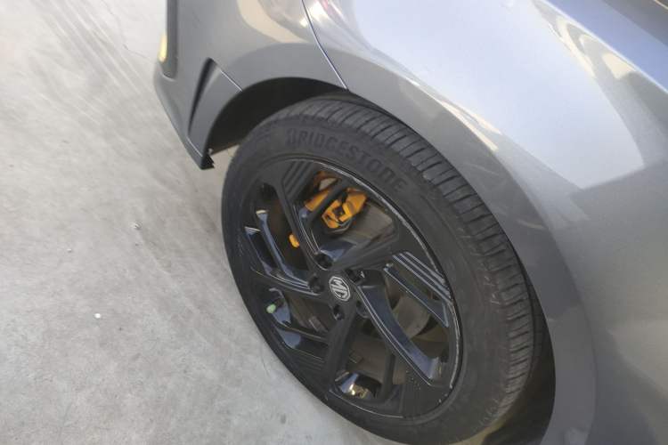 Used MG 6 2021 Pro 1.5T Automatic Trophy Smart Drive Flagship Edition Left Front Wheel Hub