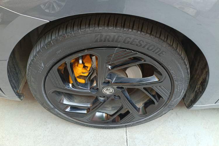 Used MG 6 2021 Pro 1.5T Automatic Trophy Luxury Edition Left Front Wheel Hub