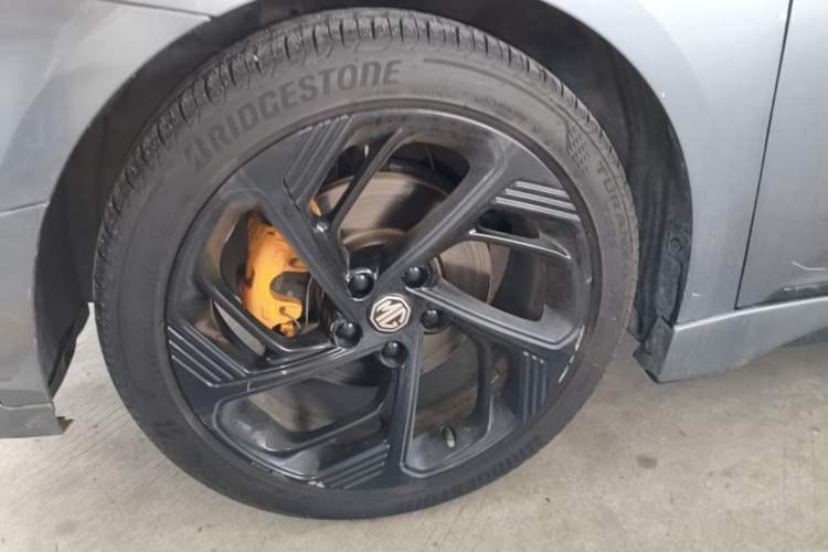 Used MG 6 2021 Pro 1.5T Automatic Trophy Luxury Edition Left Front Wheel Hub