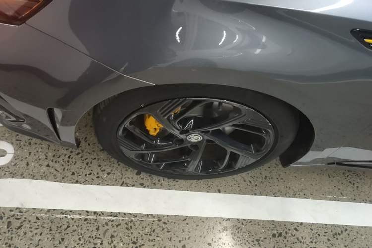 Used MG 6 2021 Pro 1.5T Automatic Trophy Luxury Edition Left Front Wheel Hub