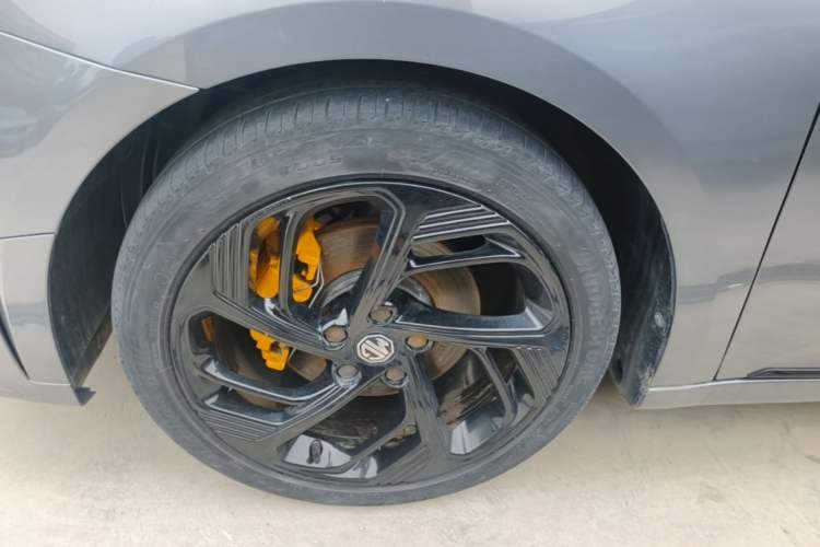 Used MG 6 2021 Pro 1.5T Automatic Trophy Luxury Edition Left Front Wheel Hub