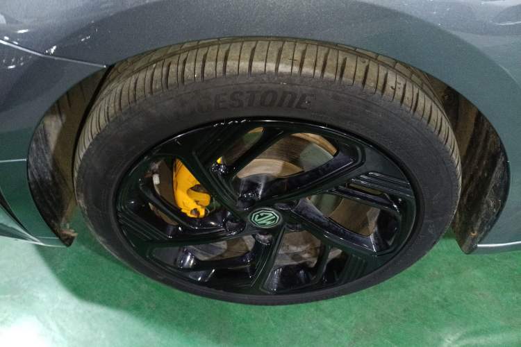 Used MG 6 2021 Pro 1.5T Automatic Trophy Luxury Edition Left Front Wheel Hub