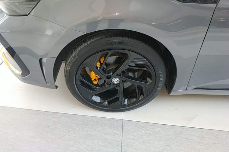Used MG 6 2021 Pro 1.5T Automatic Trophy Luxury Edition Left Front Wheel Hub