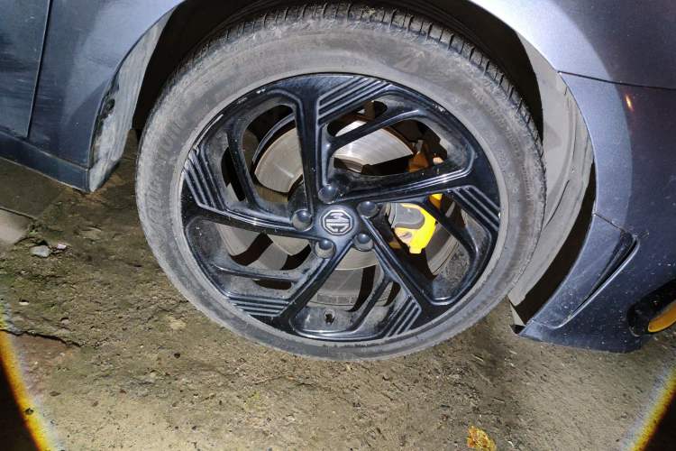 Used MG 6 2021 Pro 1.5T Automatic Trophy Smart Drive Flagship Edition Right Front Wheel Hub