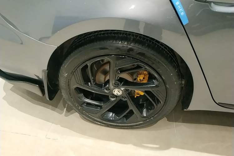 Used MG 6 2021 Pro 1.5T Automatic Trophy Luxury Edition Right Rear Wheel Hub