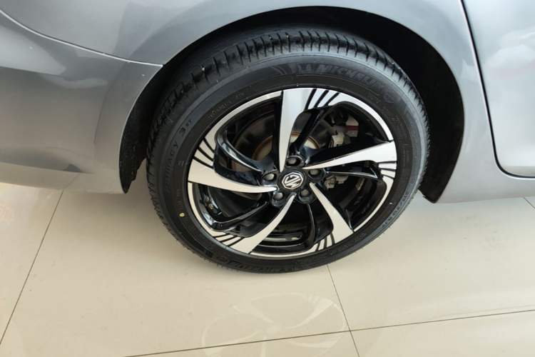 Used MG 6 2021 1.5T Automatic Lingchao Edition Right Rear Wheel Hub