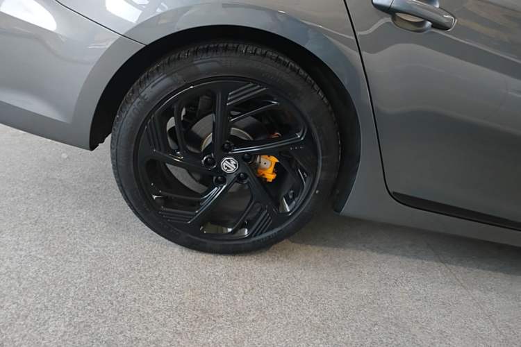 Used MG 6 2021 Pro 1.5T Automatic Trophy Flagship Edition Right Rear Wheel Hub
