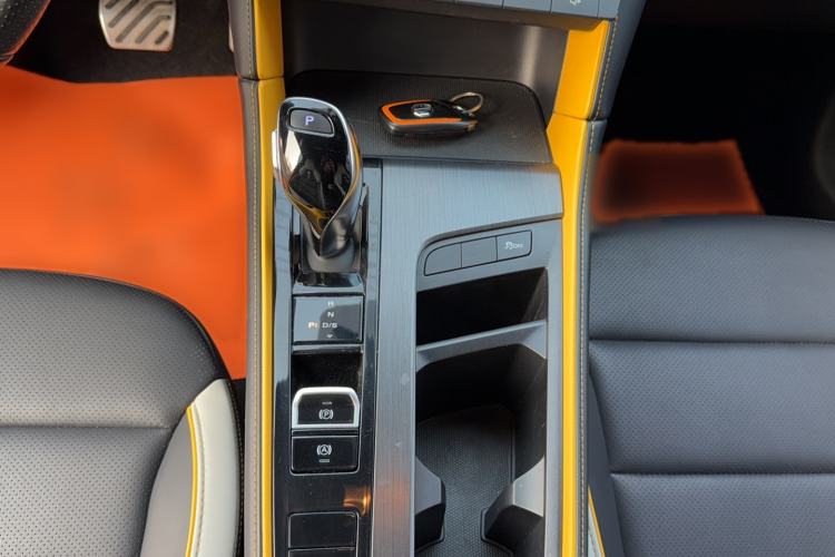 Used MG 6 2021 Pro 1.5T Automatic Trophy Luxury Edition Gear Lever