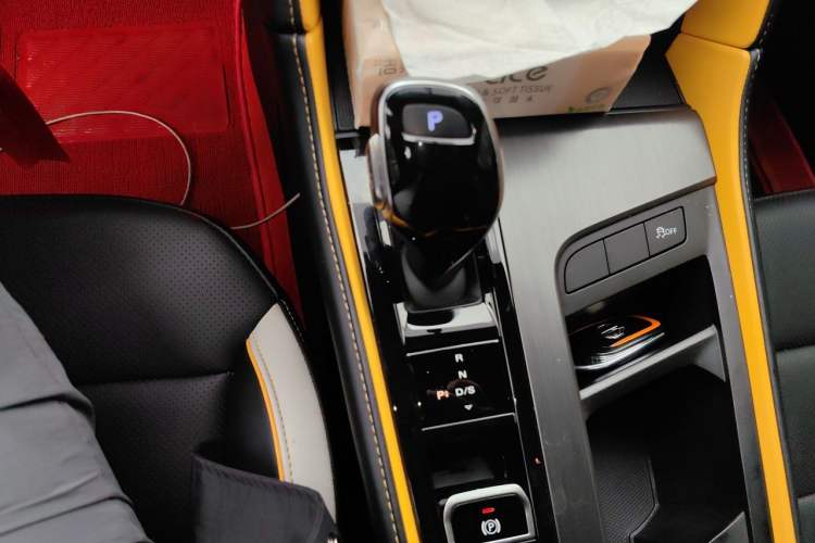 Used MG 6 2021 Pro 1.5T Automatic Trophy Luxury Edition Gear Lever