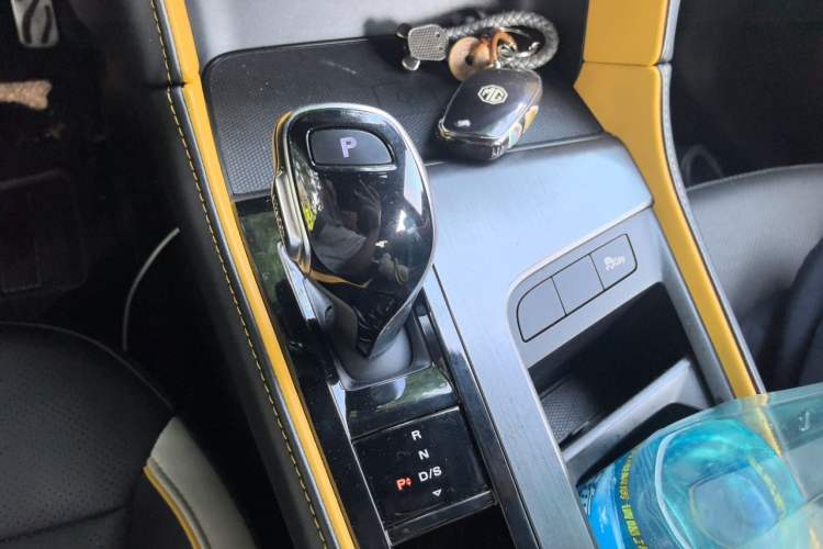 Used MG 6 2021 Pro 1.5T Automatic Trophy Luxury Edition Gear Lever