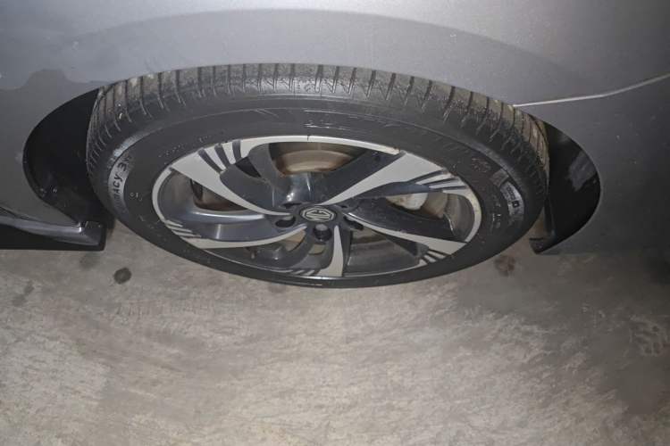 Used MG 6 2021 1.5T Automatic Lingchao Edition Right Front Wheel Hub