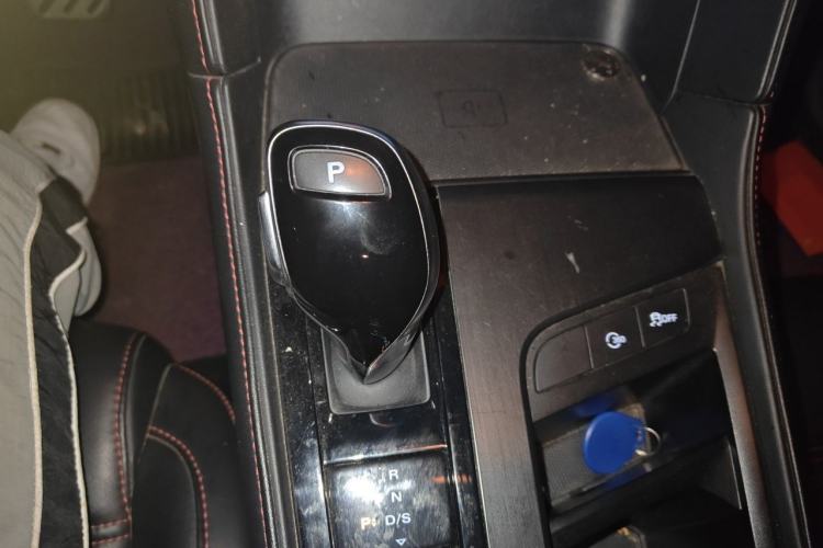 Used MG 6 2021 1.5T Automatic Lingchao Smart Edition Gear Lever