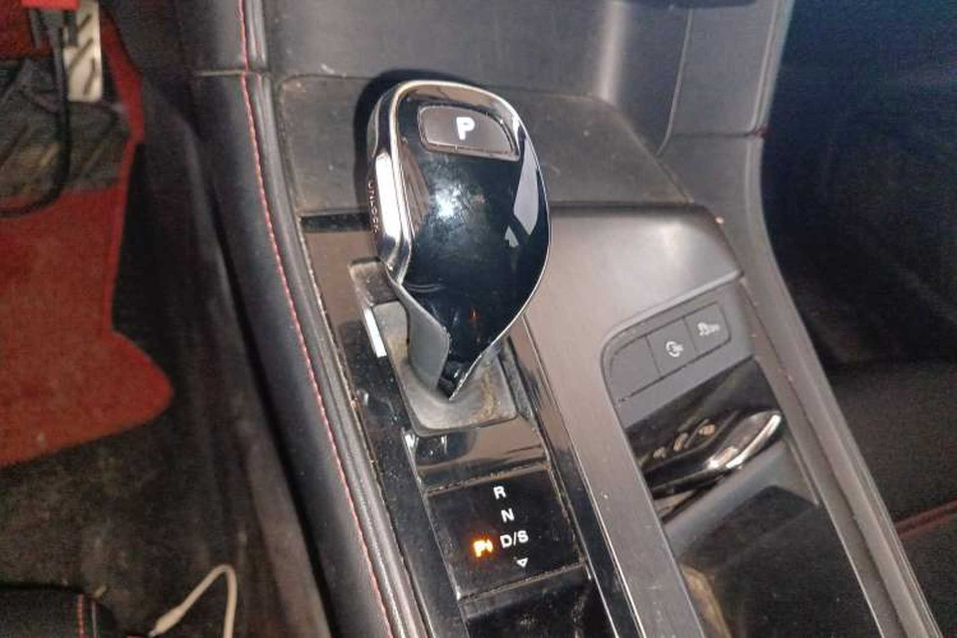 Used MG 6 2021 1.5T Automatic Lingchao Smart Edition Gear Lever