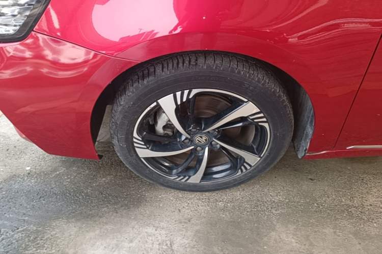 Used MG 6 2021 1.5T Automatic Lingchao Smart Edition Left Front Wheel Hub