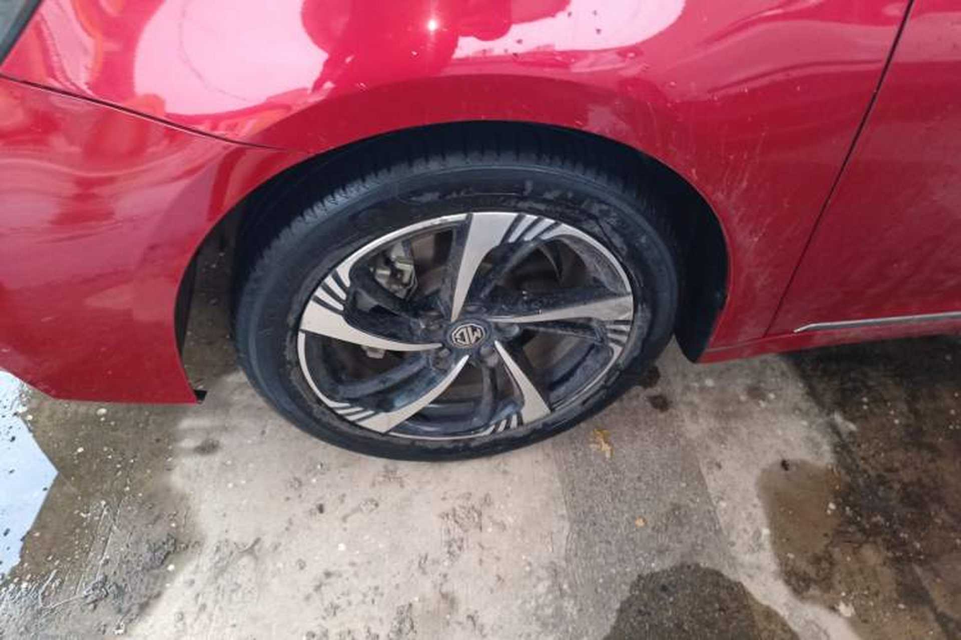 Used MG 6 2021 1.5T Automatic Lingchao Smart Edition Left Front Wheel Hub