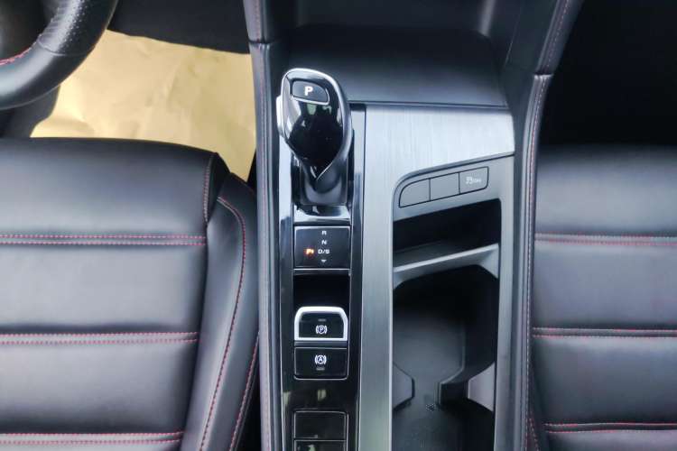 Used MG 6 2021 1.5T Automatic Lingchao Edition Gear Lever