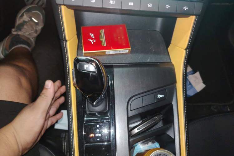 Used MG 6 2021 Pro 1.5T Automatic Trophy Luxury Edition Gear Lever
