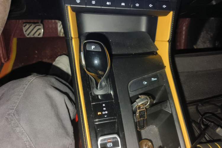 Used MG 6 2021 Pro 1.5T Automatic Trophy Flagship Edition Gear Lever