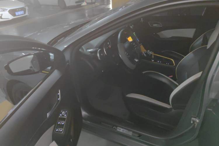 Used MG 6 2021 Pro 1.5T Automatic Trophy Luxury Edition Interior 3