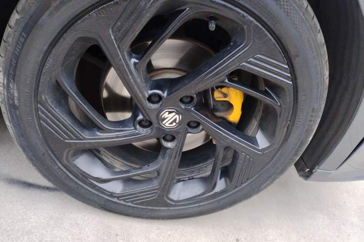 Used MG 6 2021 Pro 1.5T Automatic Trophy Luxury Edition Right Front Wheel Hub