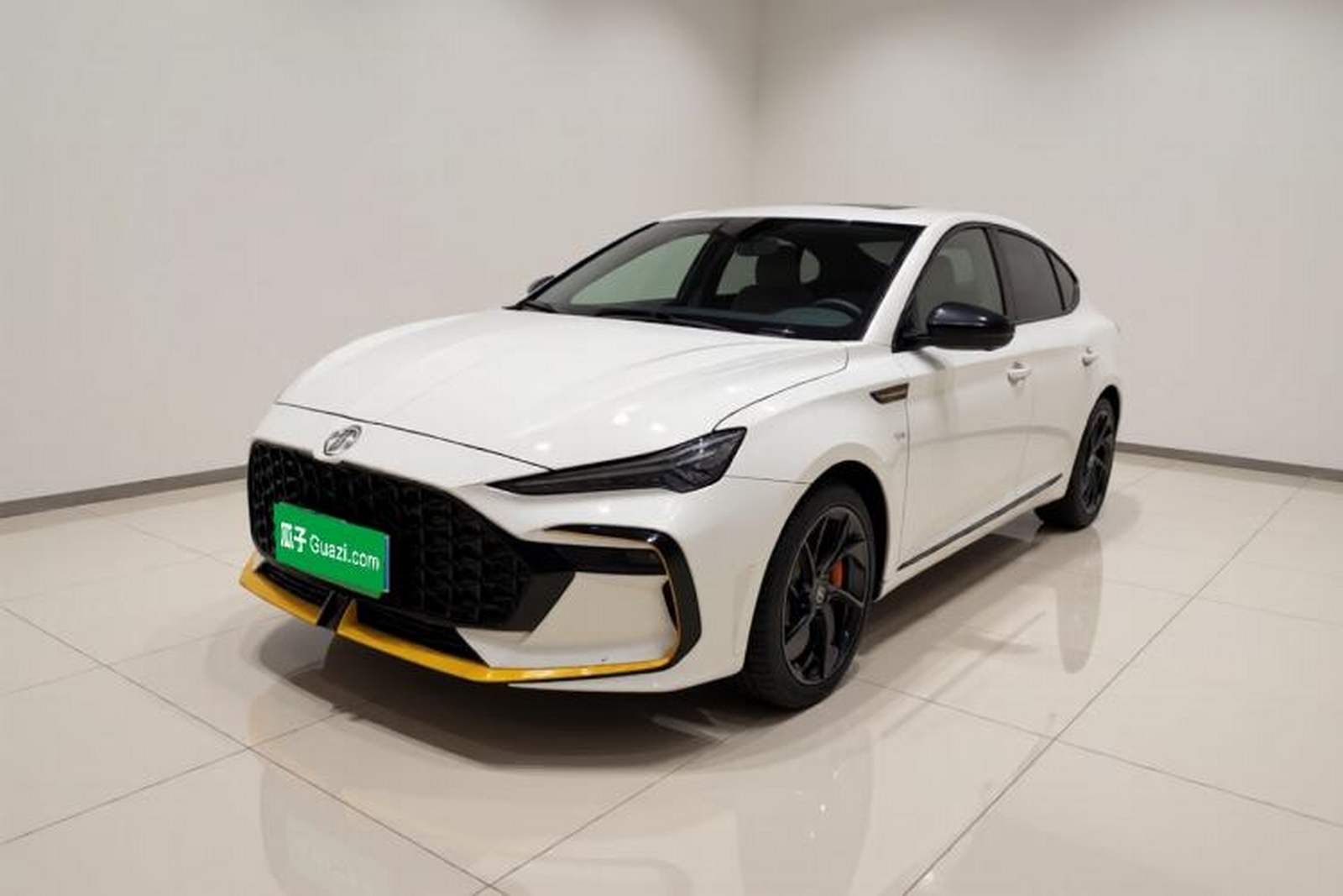 Фото MG с площадки