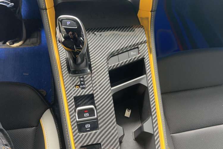 Used MG 6 2021 Pro 1.5T Automatic Trophy Luxury Edition Gear Lever
